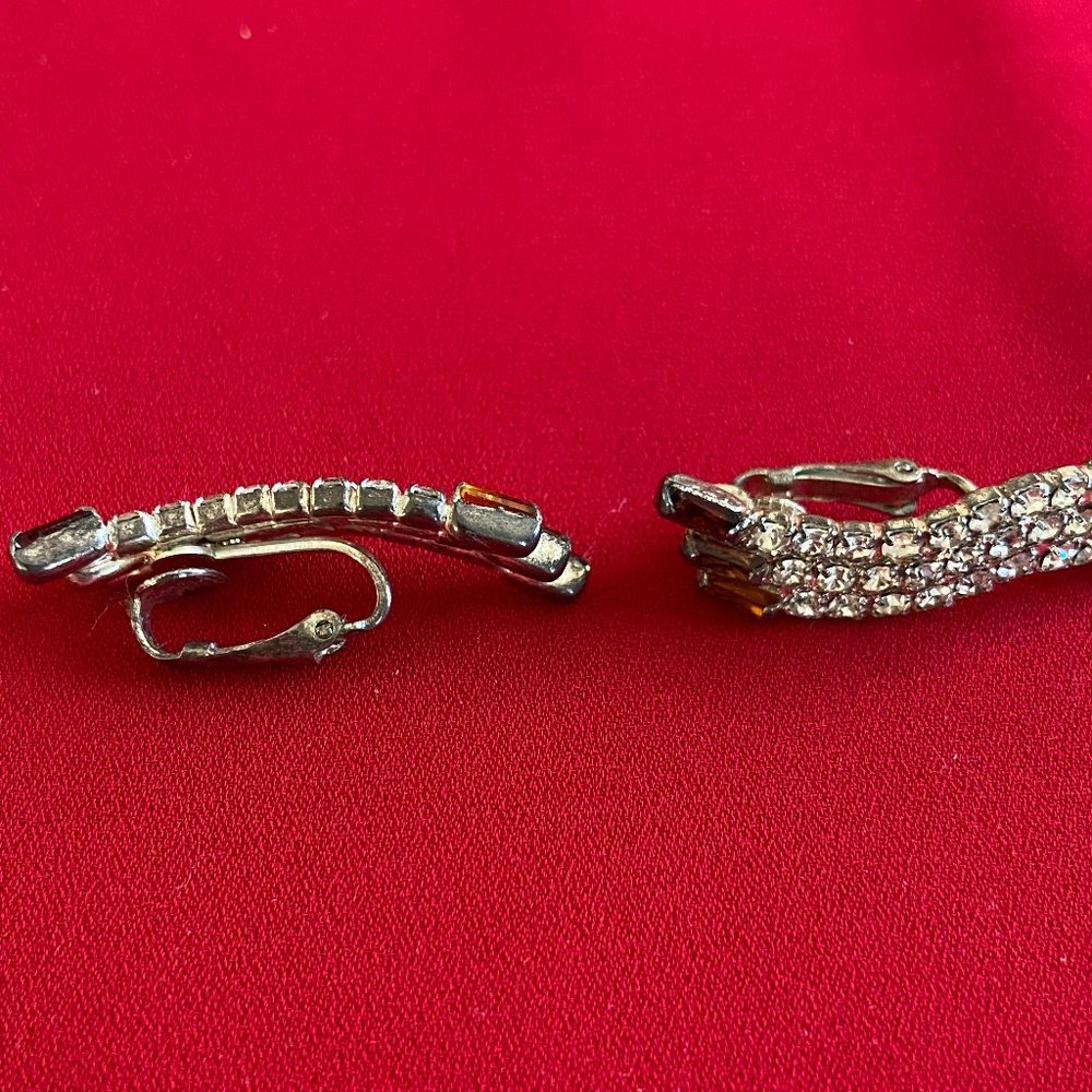 Vintage Clip-On Earrings - Picture 3 of 5
